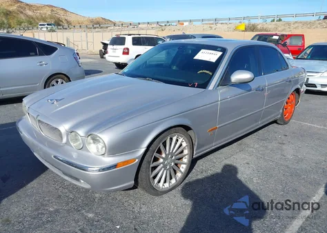 2004 Jaguar Xj Xjr z USA, uszkodzony, nr VIN SAJWA73B94TG30153